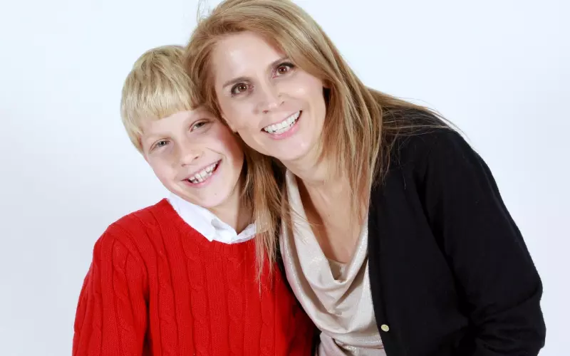 大学毕业的儿子跳楼逼父母出钱和网恋女友结婚：我不喜欢父母