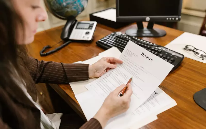 女方表面答应离婚却没行动(女方表面离婚实际没离婚)