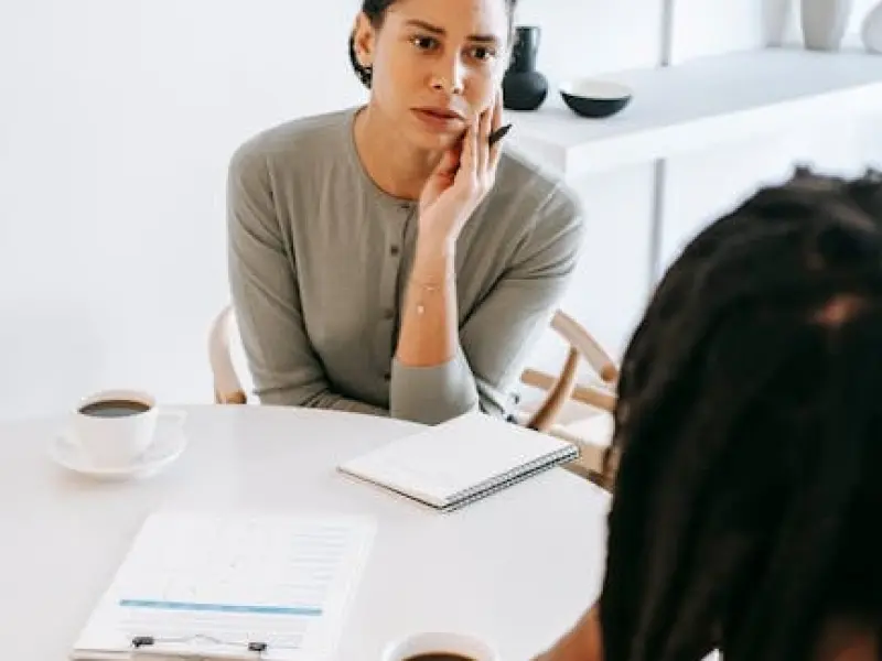 分手后该做失恋心理咨询的三个表现，千万别耽误了！