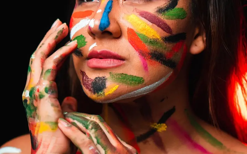 感情是有底线的，即便现在心中没有了爱，也别去相互伤害