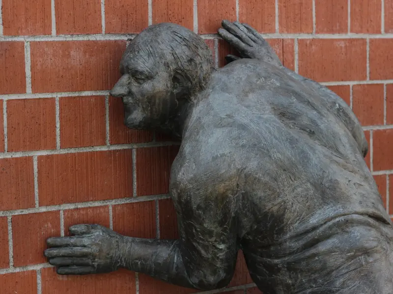 婚姻里没有爱情了，该不该离婚？听听情感咨询专家的忠告