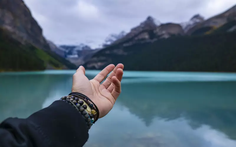 比毒品更容易上瘾的东西——独处！只有能战胜自己情欲的人，才能战胜一切！