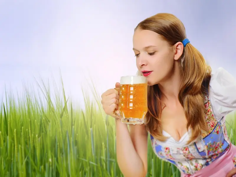 男人想念一个女人时会做这3件事情