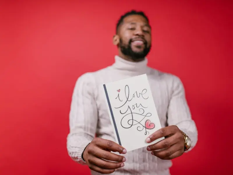 这3件事，男人越是不“拒绝”，说明爱你越“深”