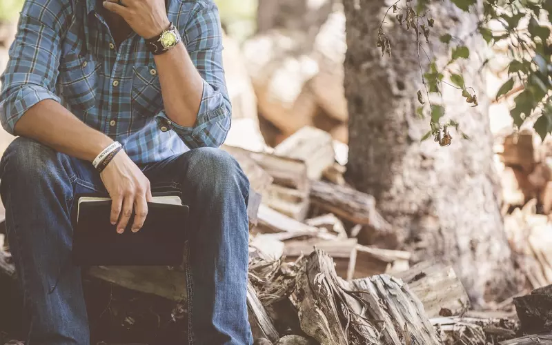 分手后男人这些表现说明他还想着你！