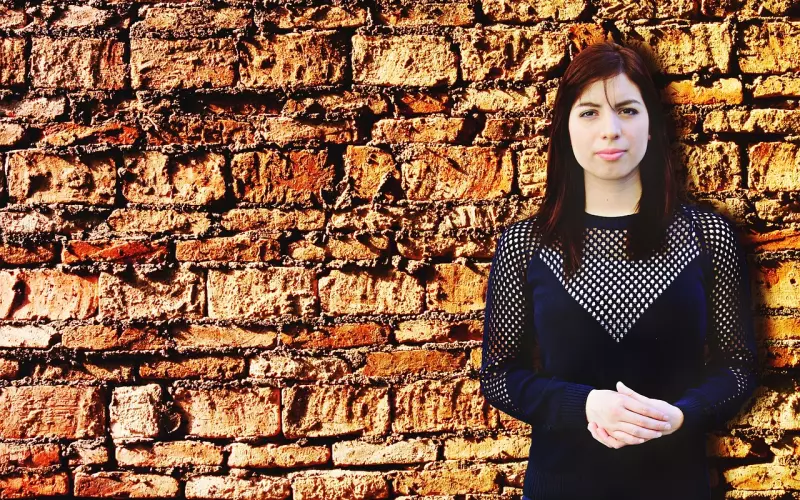 男人的这些身体语言，说明他“宠你”如命