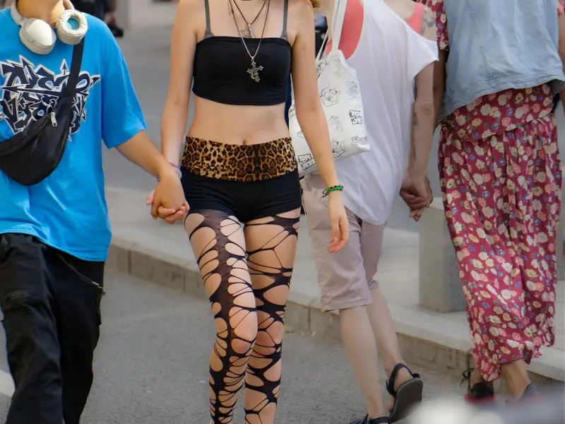 这四个话题雷区，一聊就会被女人拉黑。