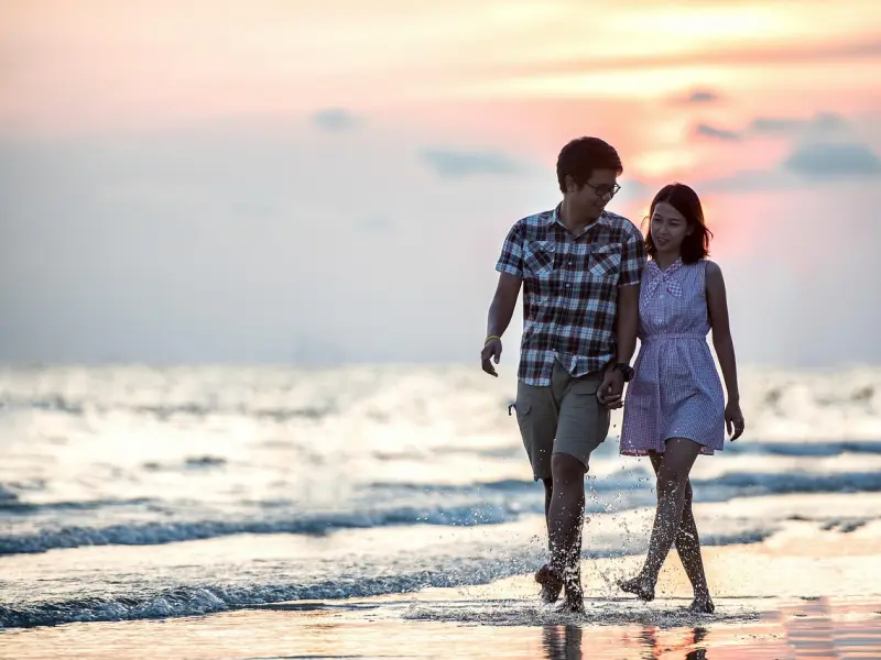 有这几种表现，说明他依旧对你深情，值得你主动挽回，再爱一次