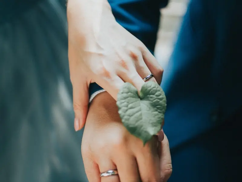 这三种男女关系，容易日久生情，别装糊涂