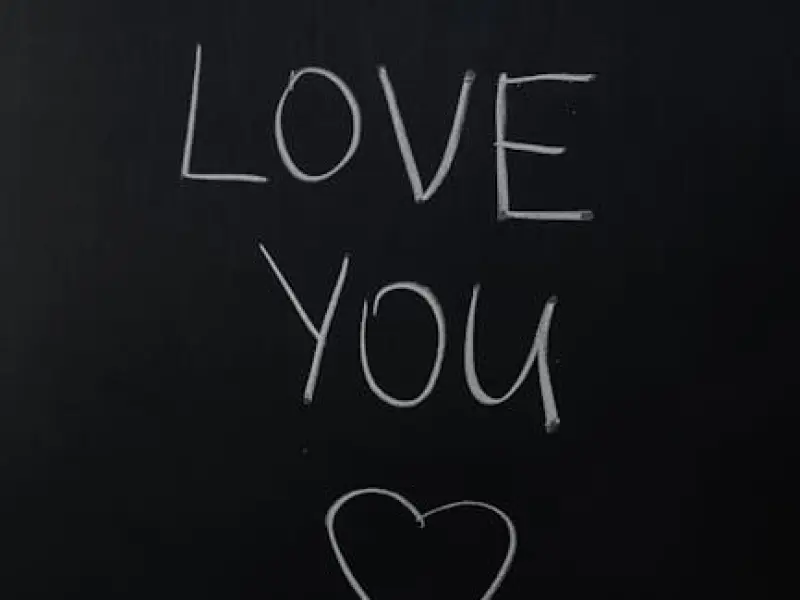 男人的这3句话，不是在说爱你，而是在敷衍你！