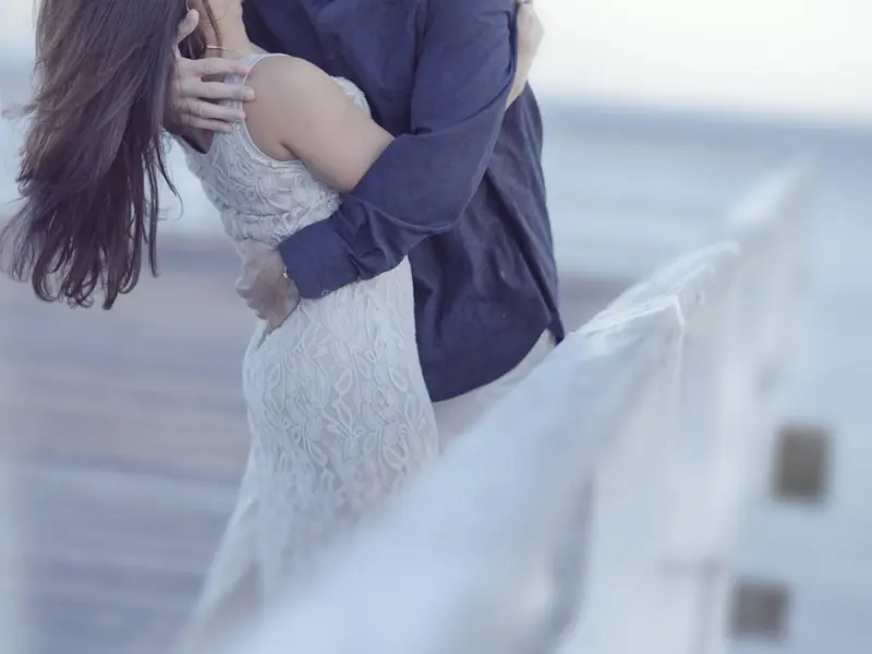 女友跟你提分手这么做就能挽回了