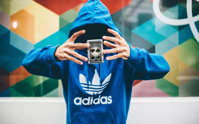 那些佛牌当金钟铁罩衫使的佛牌达人们，这佛牌衫护体吗？