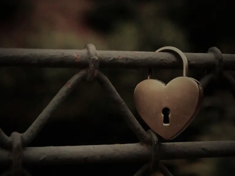 三个搞定妹子的聊天技巧，轻松帮你脱单