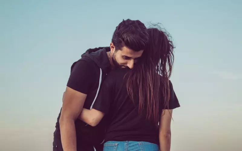 挽回男友须知：一个男人不再爱你的三大表现