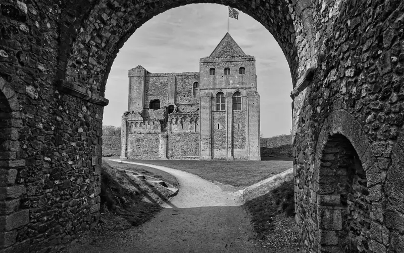 分手后挽回男友技巧：前男友的绝情并非坚不可摧，如何挽回绝情的前男友？