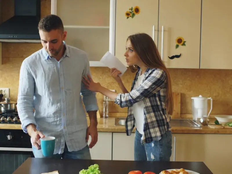 怎么挽回老公的技巧：面对老公的坚决要离婚，该怎么挽回呢？