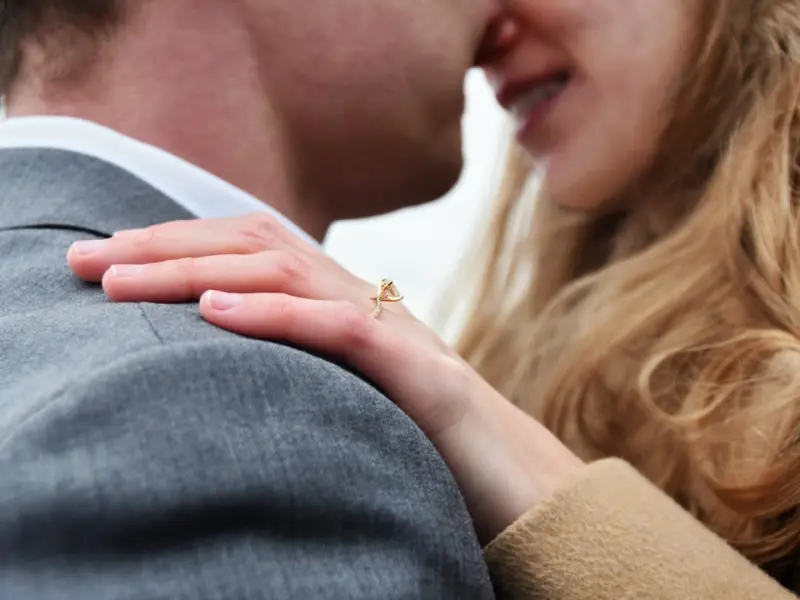 挽回婚姻技巧，如何挽回出轨的老公，正确挽回婚姻的方法