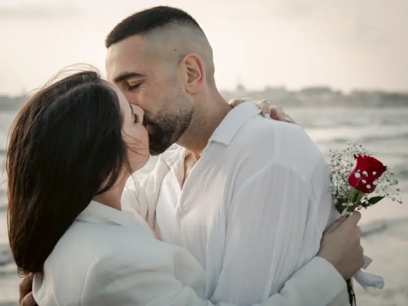 挽回秘籍：女朋友不爱我了要离开我，怎么去挽回她