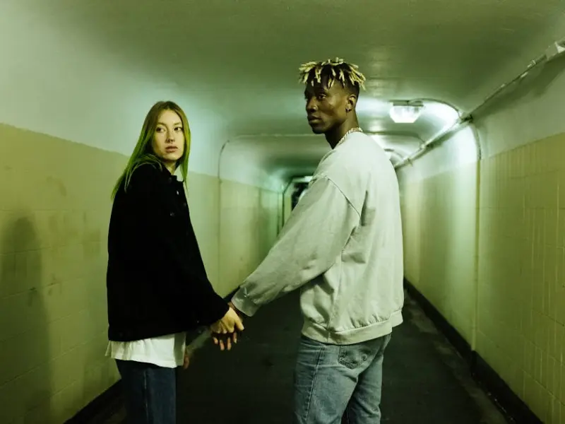 挽回女友技巧：女友说我不懂她，坚决要分手，该如何挽回呢？