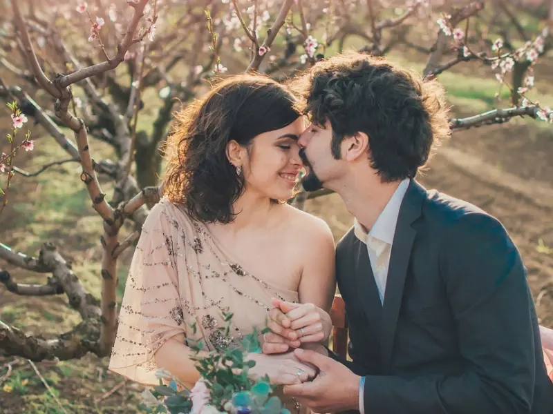 致男人：爱上不该爱的女人，付出再多也不会幸福