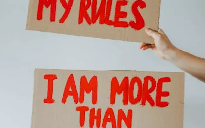 挽回男友：男友因为父母反对提分手，我该怎么办？