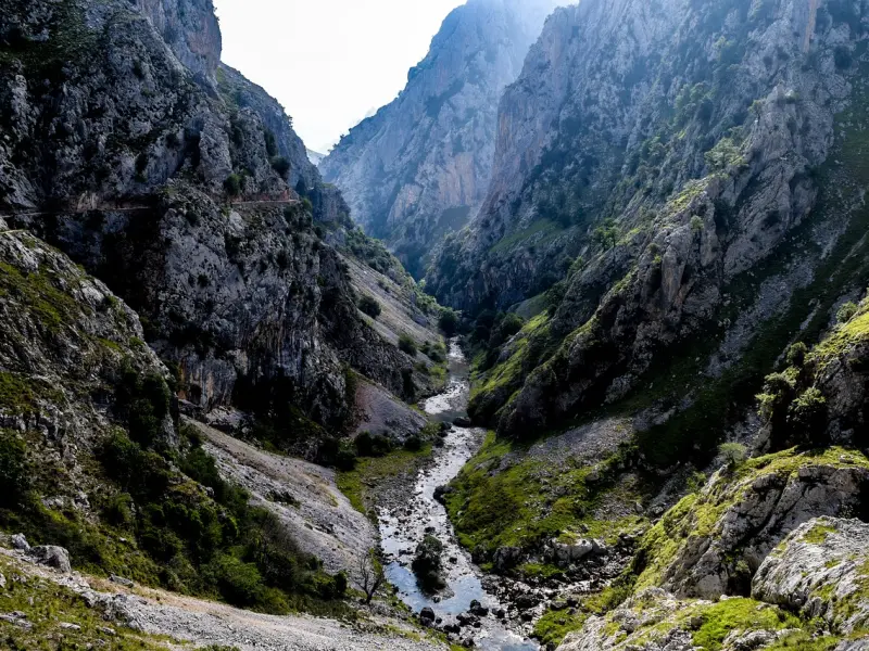 挽回女友：女朋友不够在乎我，该怎么办？