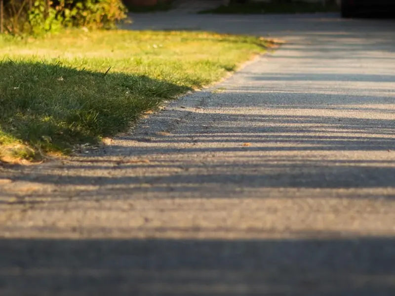 挽回女友：女友不愿来我的城市发展，要不要放弃一切去找她