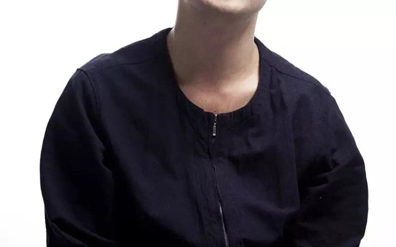 挽回男友：男人如果放不下一个人他会这么做