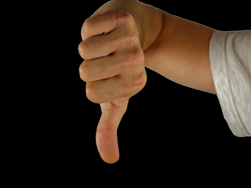 挽回女友：女友家里不看好我们这一段感情，该怎么改变他们的想法