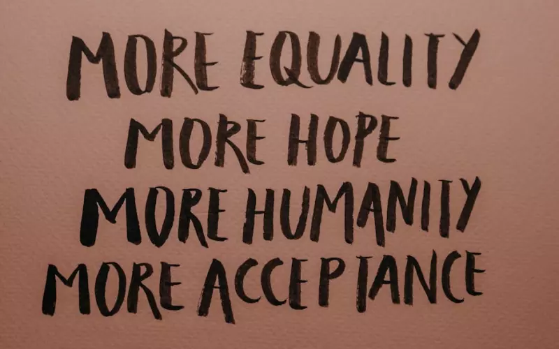 婚外情对女人的十大忠告(婚外情会把一个人变得越来越不堪)