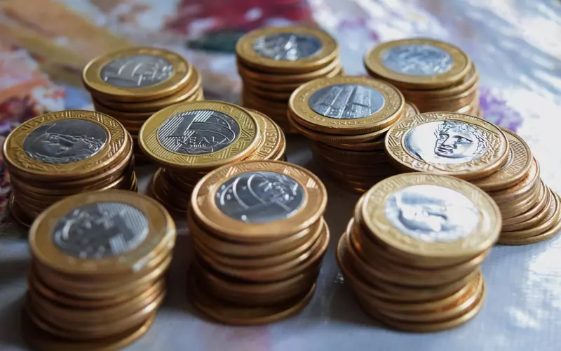 真实故事：要不是真喜欢，谁愿感情中卑微？