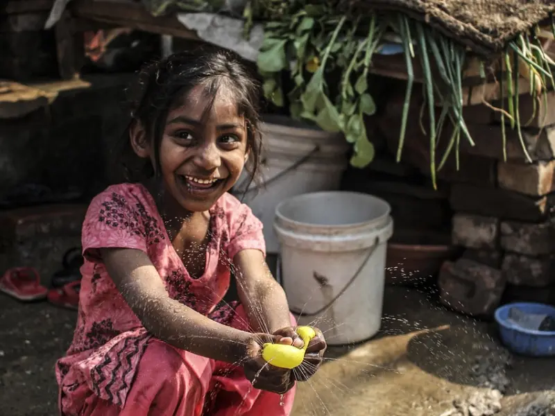 两个人相爱却因为双方家庭原因不能在一起？怎么办？