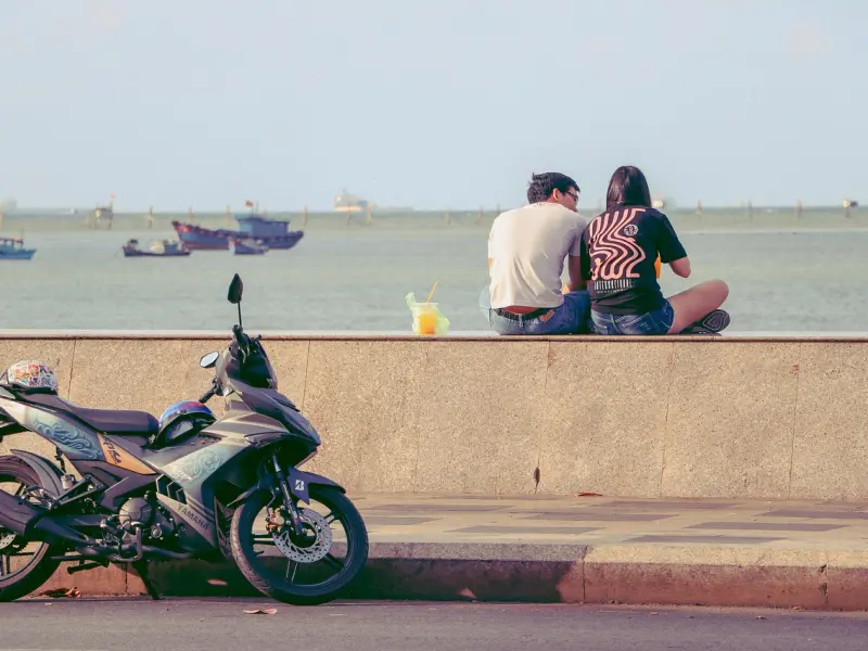 两个有家庭的人，彼此相爱！该如何走下去！