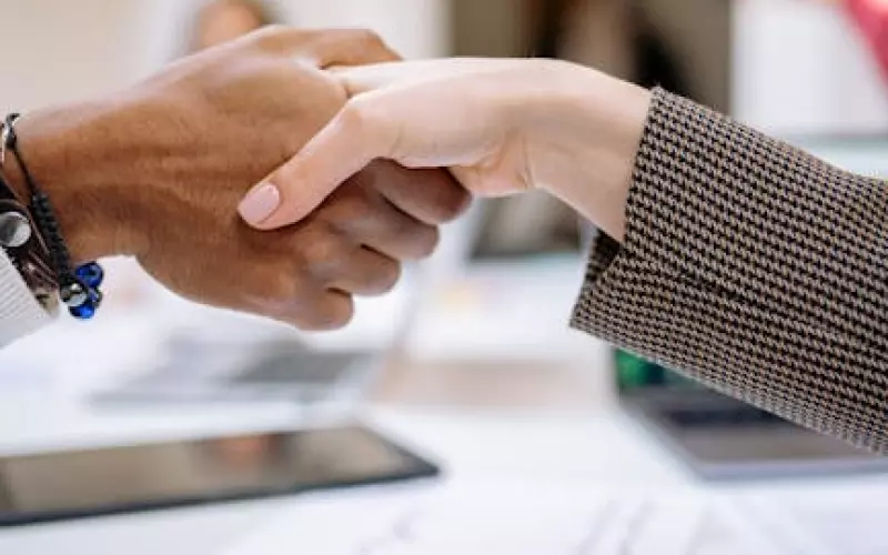 男生异地恋维持爱情长久的方法(异地恋怎么样维持长久的爱情)