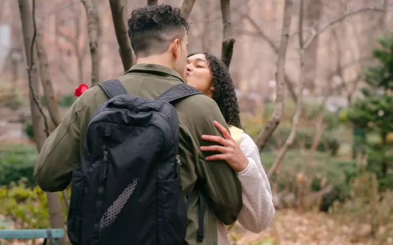 挽回男友的方法：如何让他主动来追回你