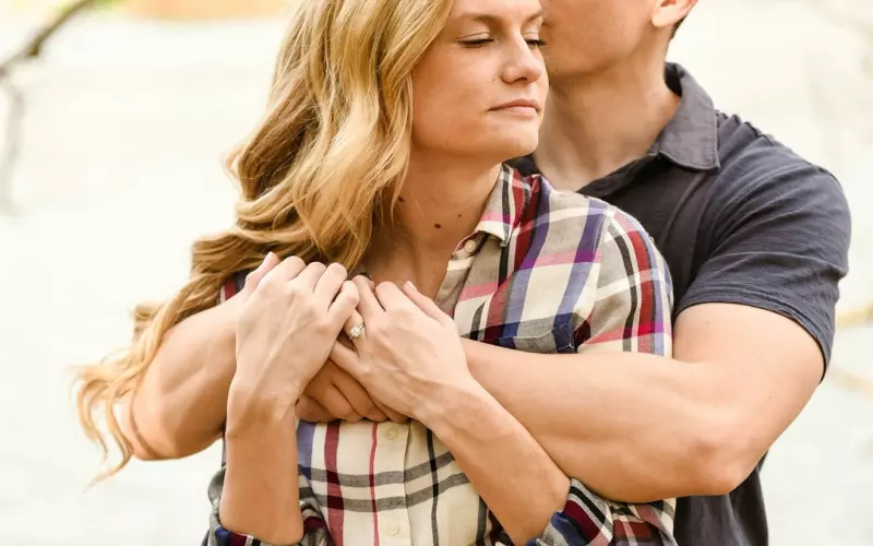 挽回女朋友途径：分手了还爱着前女友，该怎么挽回