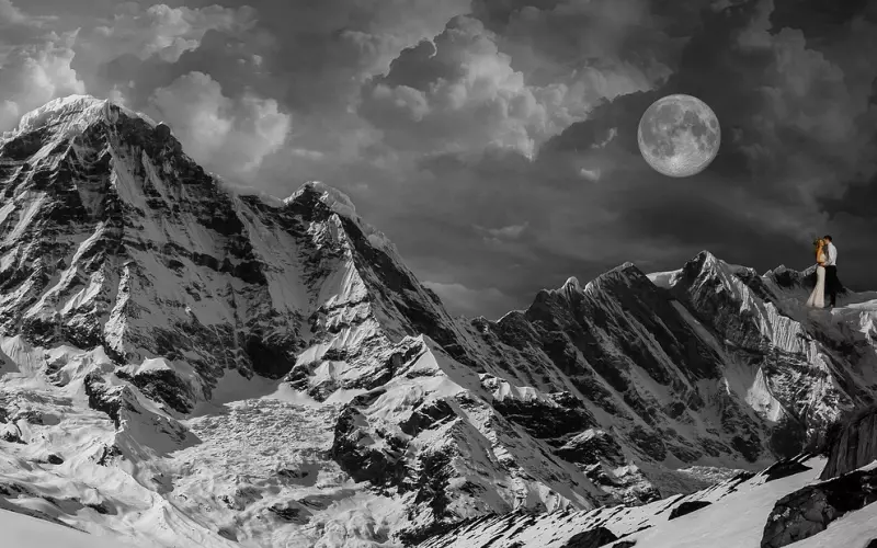 挽回爱情方法：女朋友介意我亲吻时摸胸生气了怎么办