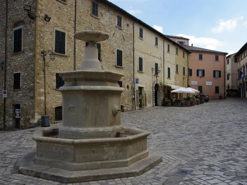 挽回狮子座女友的方法：挽回狮子座女友的必杀技，让女友主动找你挽回