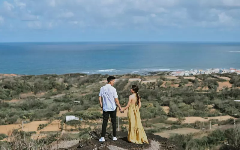 朋友已满恋人未达，这样的暧昧关系我该继续吗