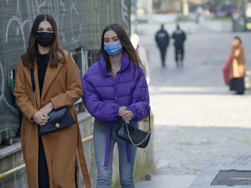 我们都有家庭，但还是控制不住想他，我该怎么办？