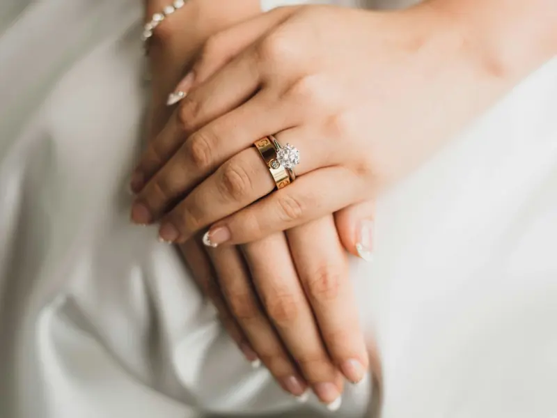 因为女朋友不信任我导致我们分手，我该怎么去挽回她