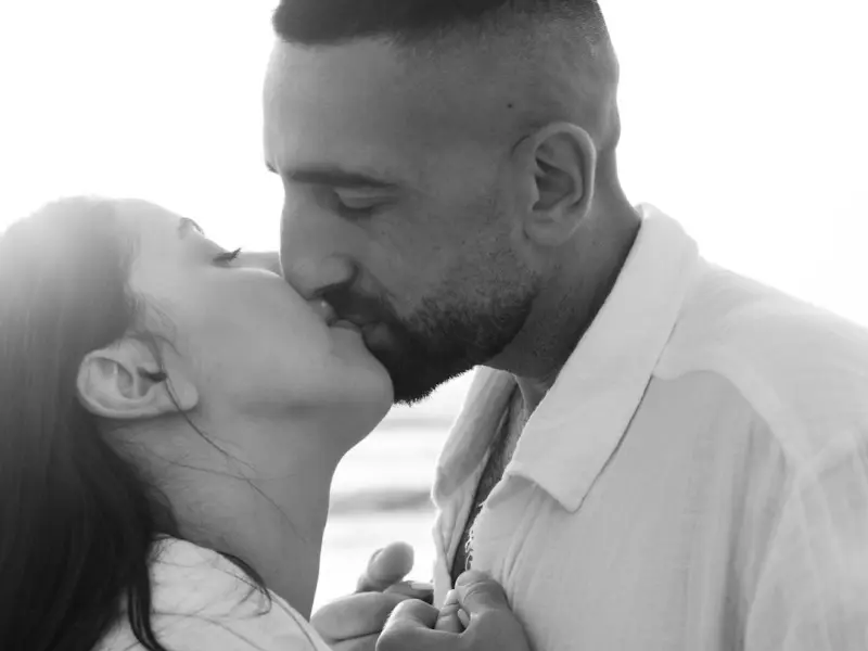 分手了，还总联系，又不和好，他怎么想的