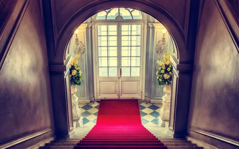 相遇在天，相守在人，珍惜在心。