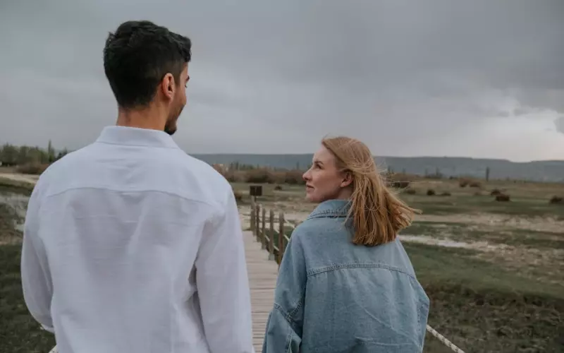 男朋友有哪些表现是想跟你复合？