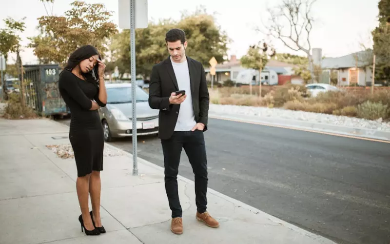 男人出轨有什么征兆和表现(女人出轨的征兆10个动作表现)