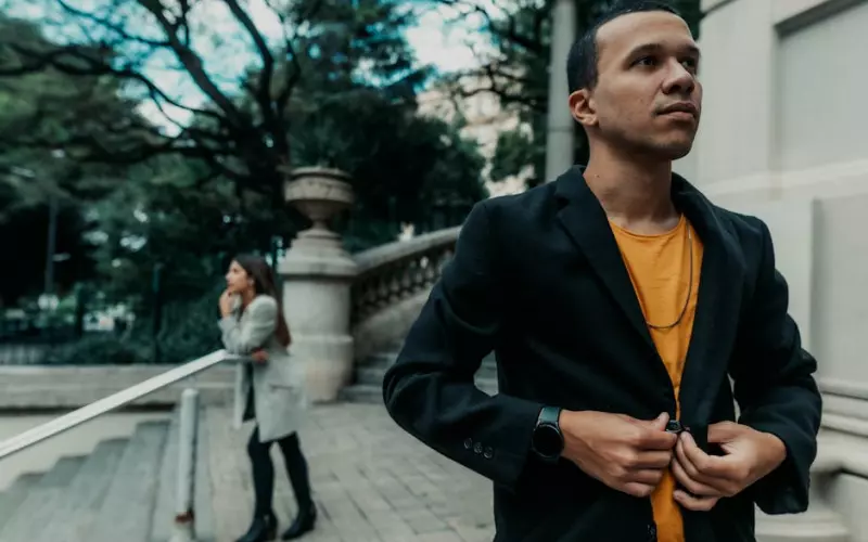 背叛婚姻的男人有哪些表现(男人背叛你的表现你能看出来吗)