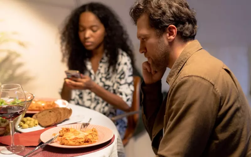 网恋有哪几种情况说明他是骗你的(网恋为什么容易被骗)