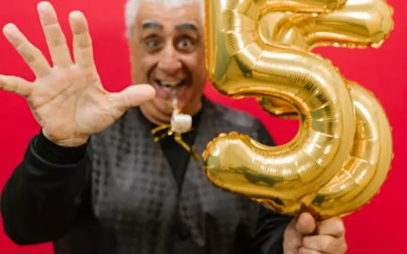 55岁男人精神出轨有什么表现(35岁的男人出轨的几率多大)