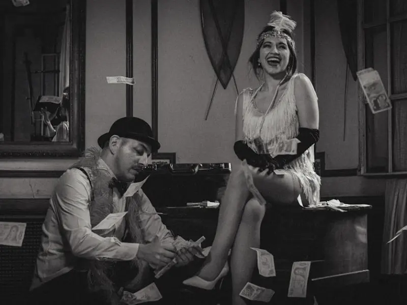 男人身上吸引女人的，往往不是金钱，是这几个特征