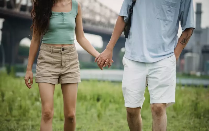 前任对前男友说合作什么意思(前任偶尔会联系男友代表什么意思)